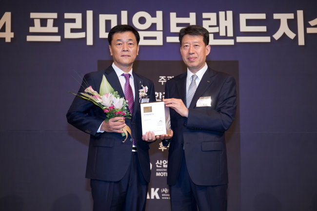 꽃을든남자화장품 이미지