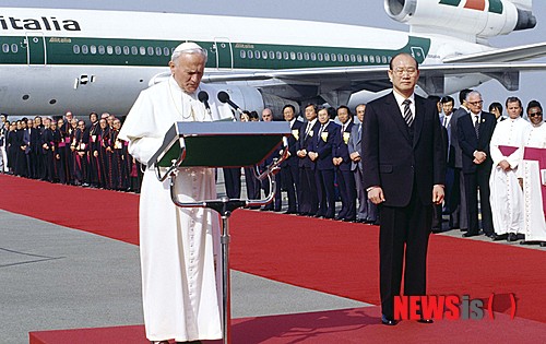 이한 이미지