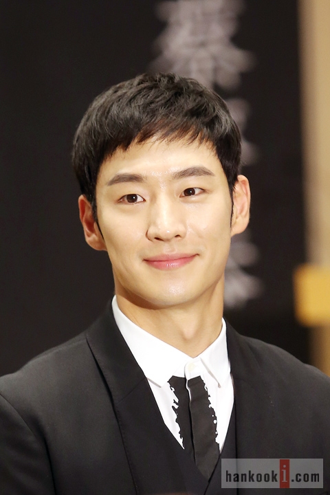 강용석-배성우-이제훈 묘하게 이어지는 닮은꼴.jpg | 인스티즈