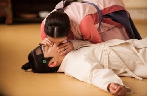 어루만지다 이미지