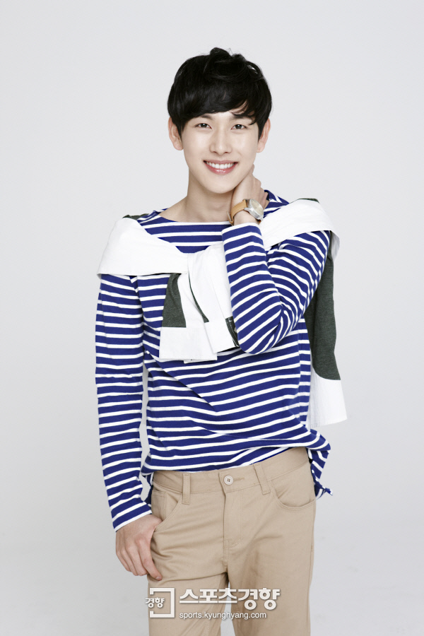 프로듀스101 마지막화에 각소속사별로 응원오면 가장 화제가 될것같은 연예인은???.jpg | 인스티즈