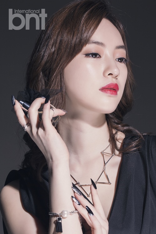 감성네일 이미지