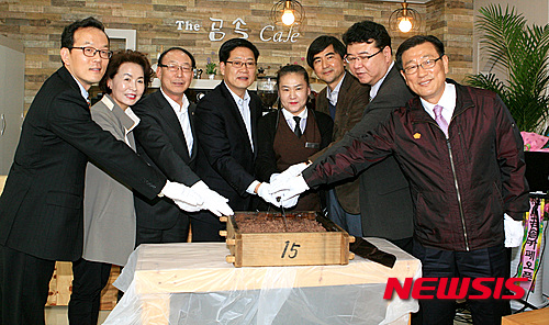 더곰솔카페(2호점) 이미지