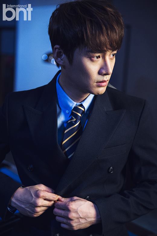 사진작가 섭외가 신의 한수였던 신문사 클라스 ㄷㄷㄷㄷㄷ.JPG | 인스티즈