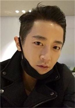 제이윤 이미지