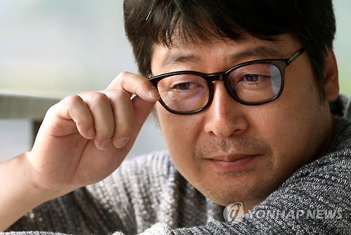  나홍진과 김윤석의 전쟁같은 사랑.............. | 인스티즈