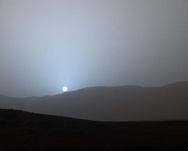 화성의 ‘푸른 노을’ [NASA/JPL-Caltech/MSSS]