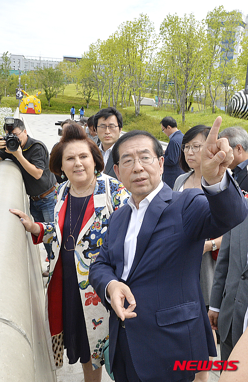 유명패션 이미지