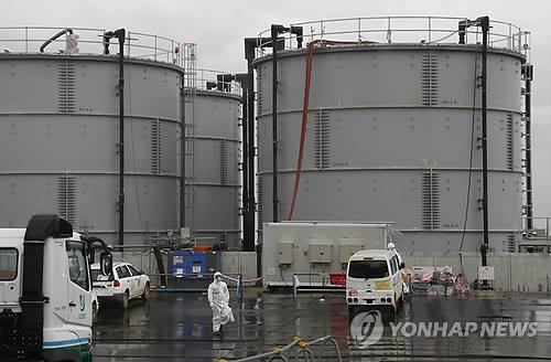 후쿠시마 원전의 오염수 탱크(EPA=연합뉴스자료사진)