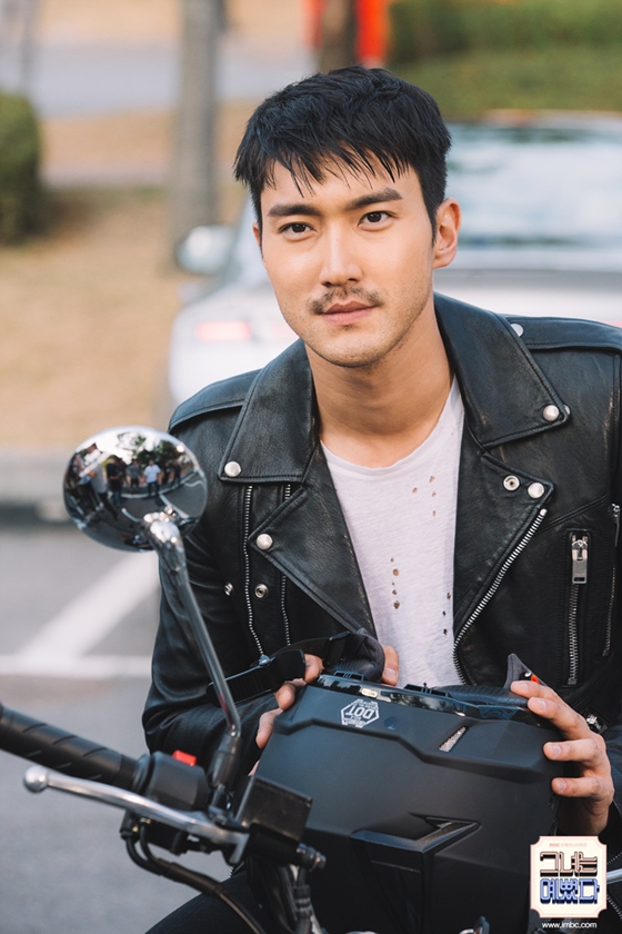 '그녀는 예뻤다' 최시원, 오토바이 면허도 땄다 | 인스티즈