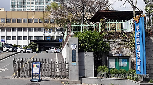 40대 남성이 내연녀 죽인 뒤 연탄 피워 자살 기도(종합) - 연합뉴스