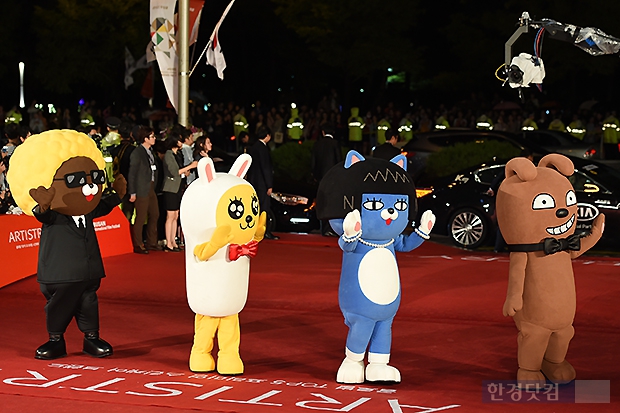 부산국제영화제에 온 카카오톡 프렌즈 | 인스티즈