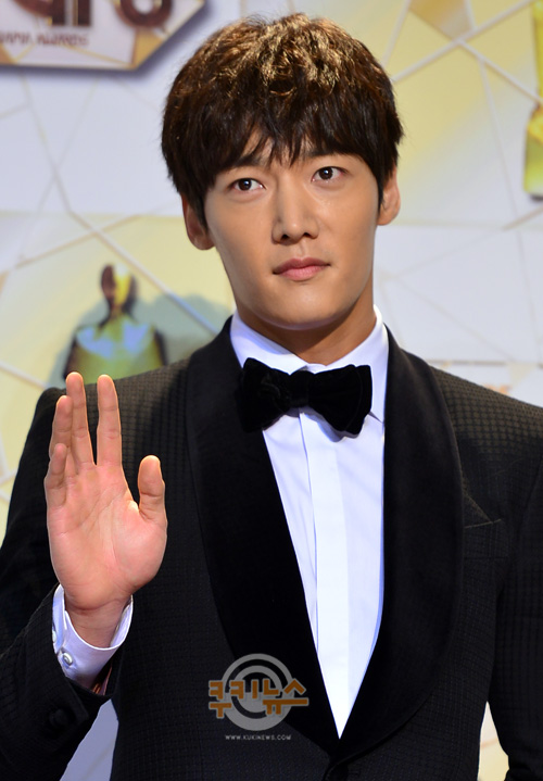 최진혁 이미지