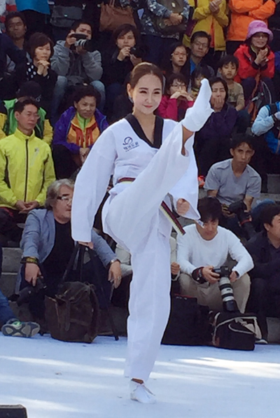 수련한복 이미지