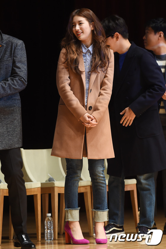 오늘자 성신여대 캠퍼스에서 열린 쇼케이스 참석한 수지 | 인스티즈