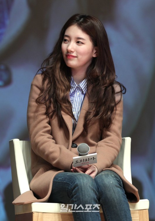 오늘자 성신여대 캠퍼스에서 열린 쇼케이스 참석한 수지 | 인스티즈