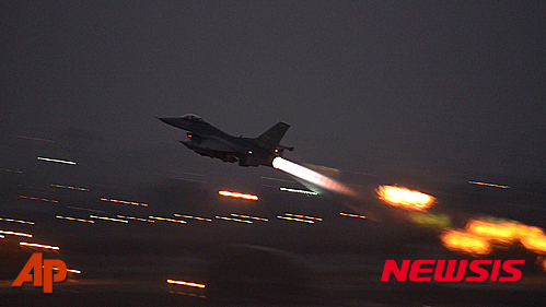 IS 서열 3위 고위사령관, 이라크군 공습으로 사망 - 뉴시스