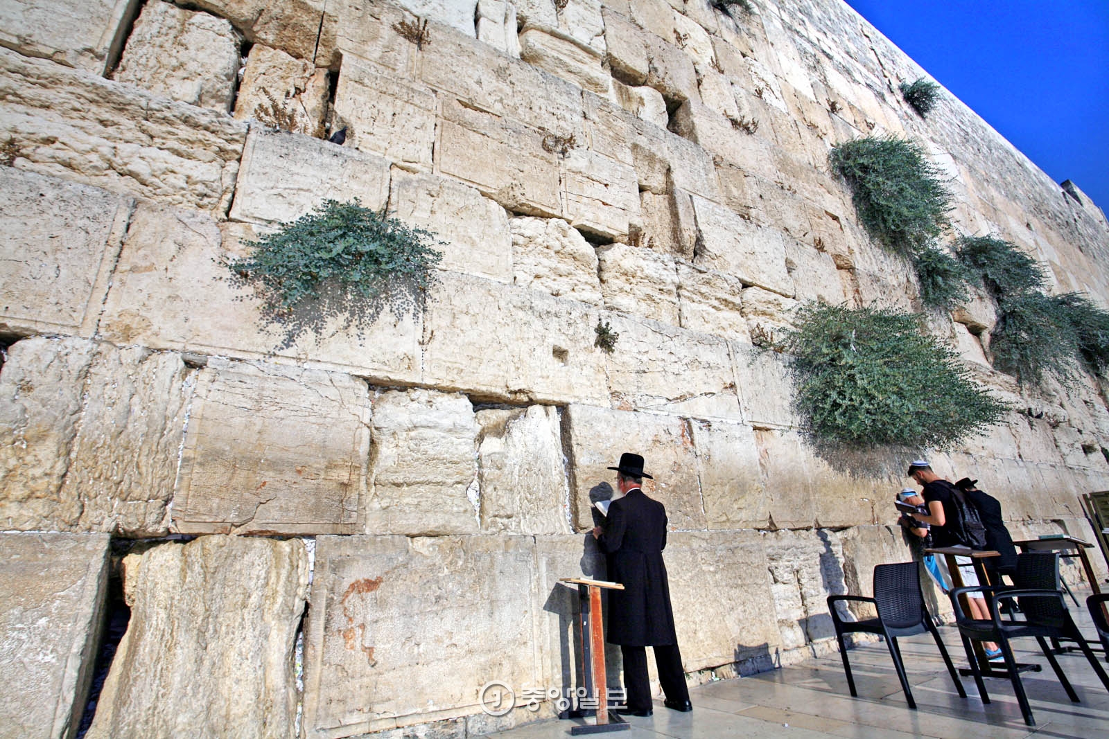 약 2000년 전 처음 세워진 유대교도의 성지 통곡의 벽.