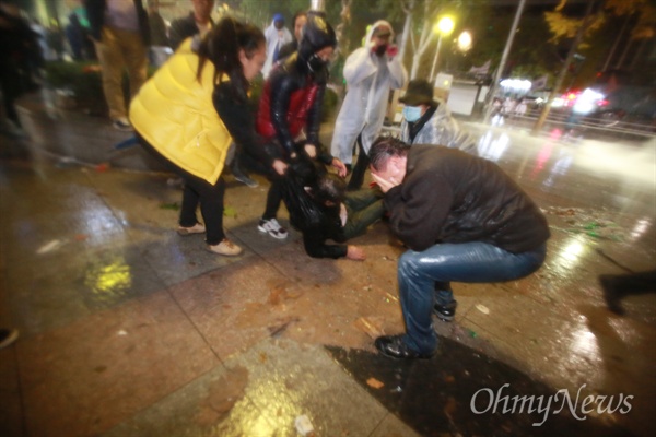 지켜야할 국민을 쏜 경찰 | 인스티즈