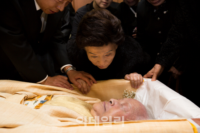 故 김영삼 전 대통령 입관식 (포토) | 인스티즈