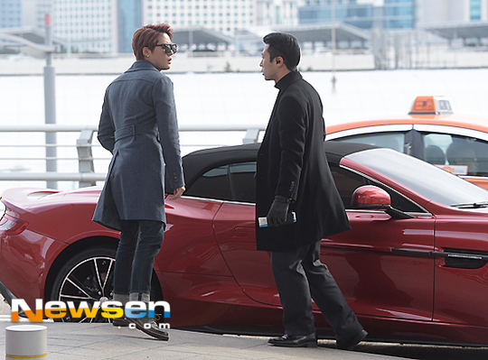 심플하고 멋스러운 오늘자 시아준수 출국길 | 인스티즈