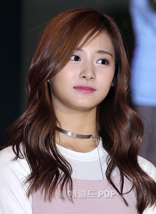 쯔위 이미지
