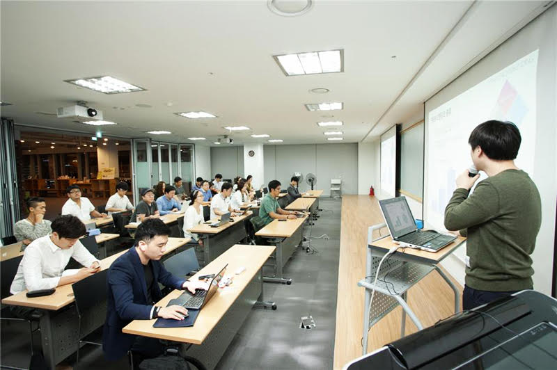 청년디자인광고 이미지