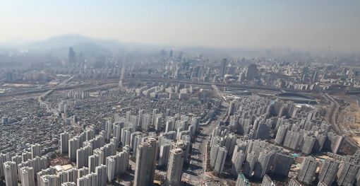 '부동산 과열' 칼 빼든 정부..일단 숨 죽인 시장 - 아시아경제