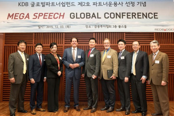 글로벌레드 이미지