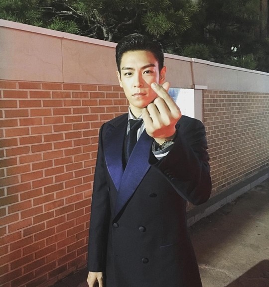 탑 이미지