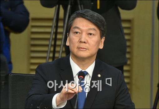 화성인 '안철수' 지구 귀환 성공할 수 있을까 - 아시아경제