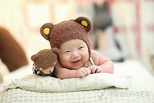 '아기에게 친절하게'(연합뉴스 자료사진)