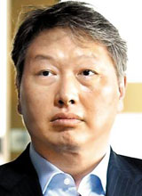 최태원·노소영 부부, SK家 차례에 함께 참석 - 조선비즈