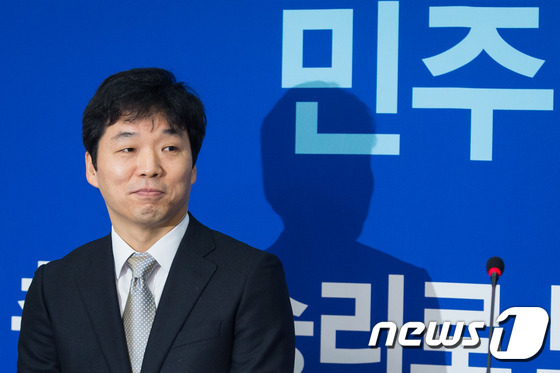 文영입2호..'흙수저'에서 'IT부호' 김병관 웹젠 의장은 누구? - 뉴스1