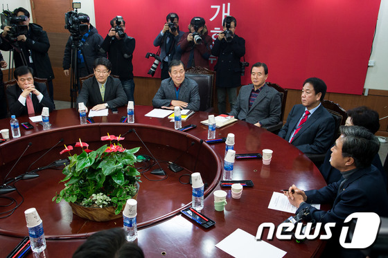 與 공천특위, '공천룰' 또 결론 못내..6일 추가 논의 - 뉴스1