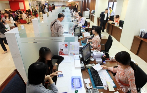 형편 어려워진 서민들..주식·차 담보로 돈 빌린다 - 머니투데이