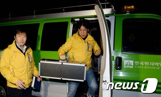 한국 원자력안전기술원(KNIS) , 방사능 포집 물질 이송 - 뉴스1