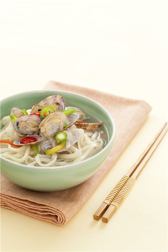 바지락칼국수 이미지