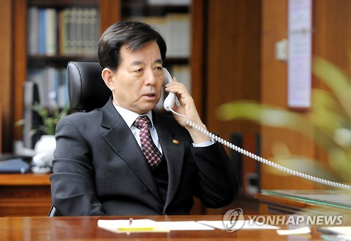 한일 국방장관 北미사일 대응 전화통화..