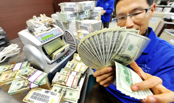 세계 최대 외화 보유국 중국, 외화 부족 사태 우려 - 전자신문