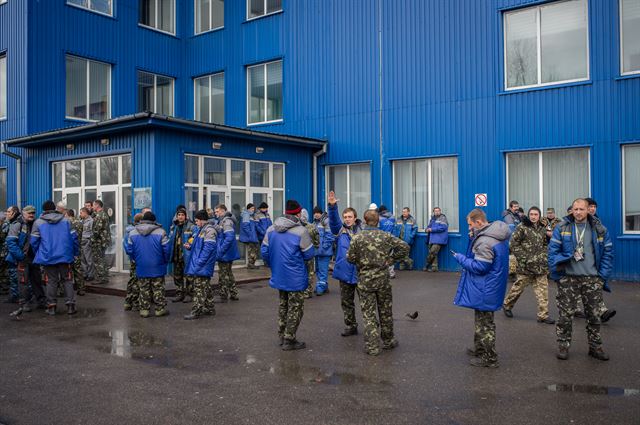 거대한 원전 덮개 공사 중..이 비극도 덮을 수 있을까 - 한국일보