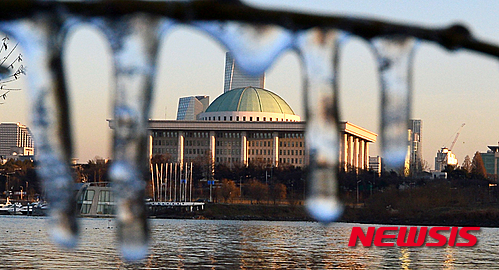 與野, 거듭 책임공방..