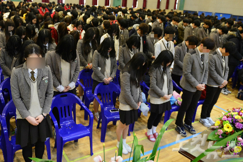 단원고 졸업식 '비공개'..명예졸업식 