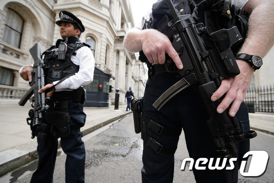 英 런던경찰청 무장경찰 600명 증원..도심 공격 대비 - 뉴스1
