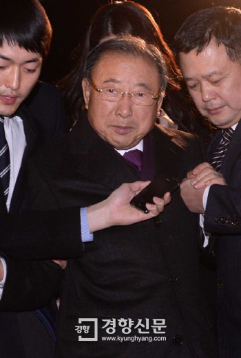 [속보]'천억대 세금포탈' 효성 조석래 회장 징역 3년 - 경향신문