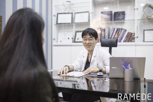 헤어브러시 이미지