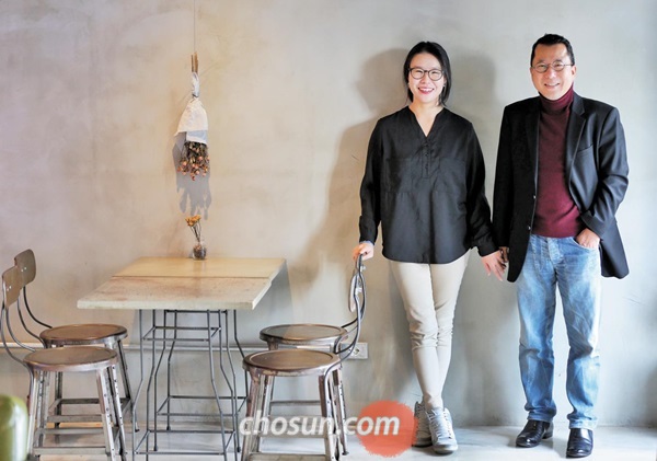 [Why] 스물 다섯살 차 詩人부부.. 