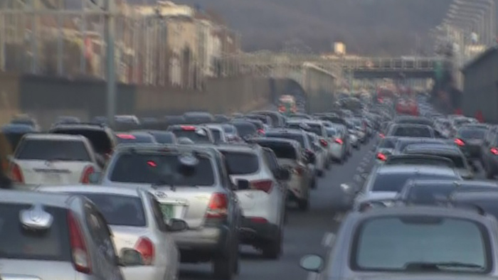 주말 고속도로 정체 절정..오후 7시쯤 해소 - 연합뉴스TV