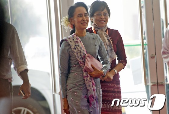 미얀마군-수지 민정이양 '파열음'..대통령 선출 험난할 듯 - 뉴스1