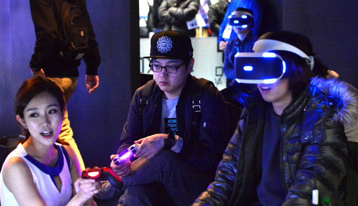 미래부 가상현실 산업 육성에 1800억원 투입.. 